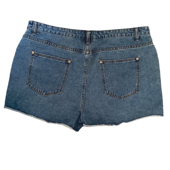 BOOHOO Blue Ripped High Waist Denim Shorts Plus Size 16 NWT - Picture 2 of 11